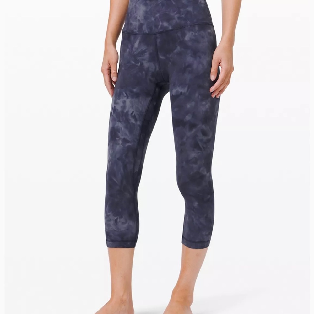Wunder train lululemon leggings 23”. Size 8.